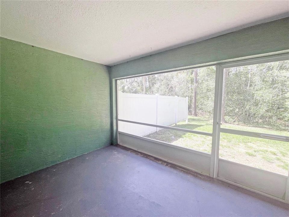 For Sale: $450,000 (6 beds, 0 baths, 2669 Square Feet)