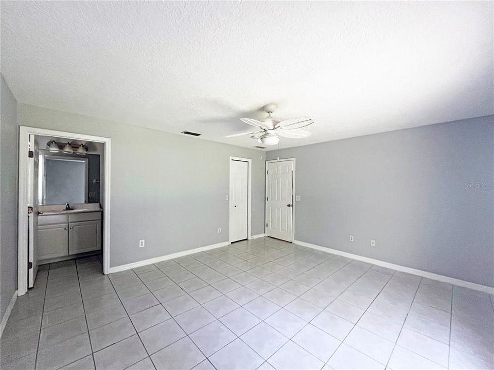 For Sale: $450,000 (6 beds, 0 baths, 2669 Square Feet)