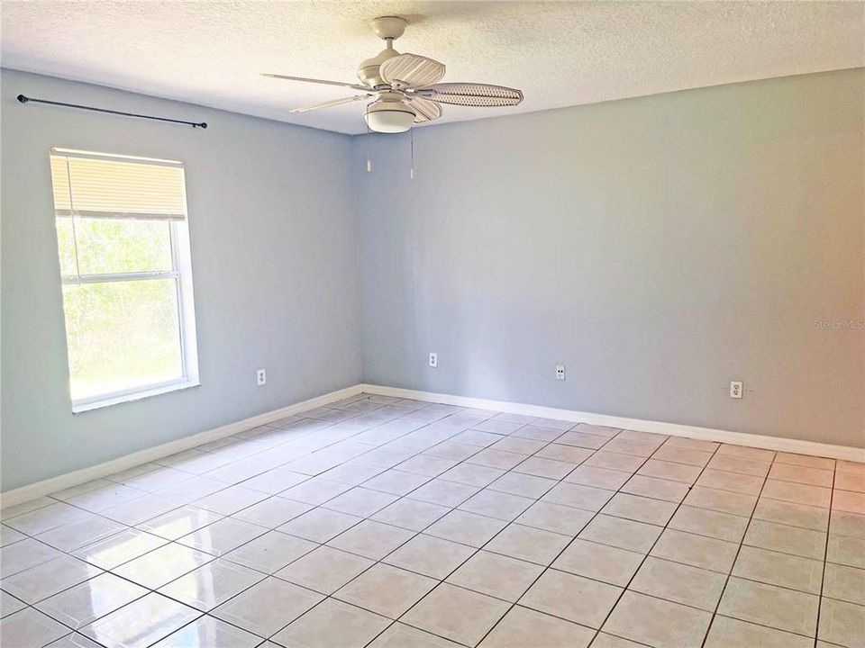 For Sale: $450,000 (6 beds, 0 baths, 2669 Square Feet)