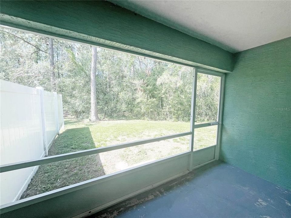 For Sale: $450,000 (6 beds, 0 baths, 2669 Square Feet)