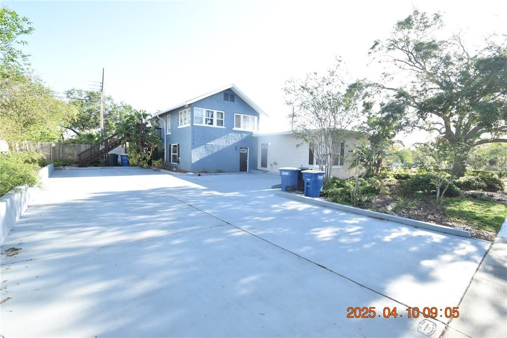 Recently Rented: $1,650 (2 beds, 1 baths, 864 Square Feet)