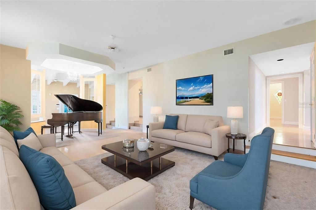 На продажу: $824,000 (7 спален, 4 ванн, 5777 Квадратных фут)