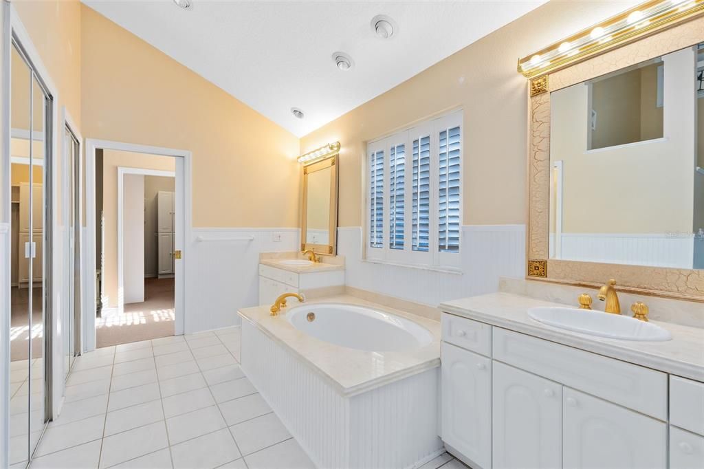 На продажу: $824,000 (7 спален, 4 ванн, 5777 Квадратных фут)