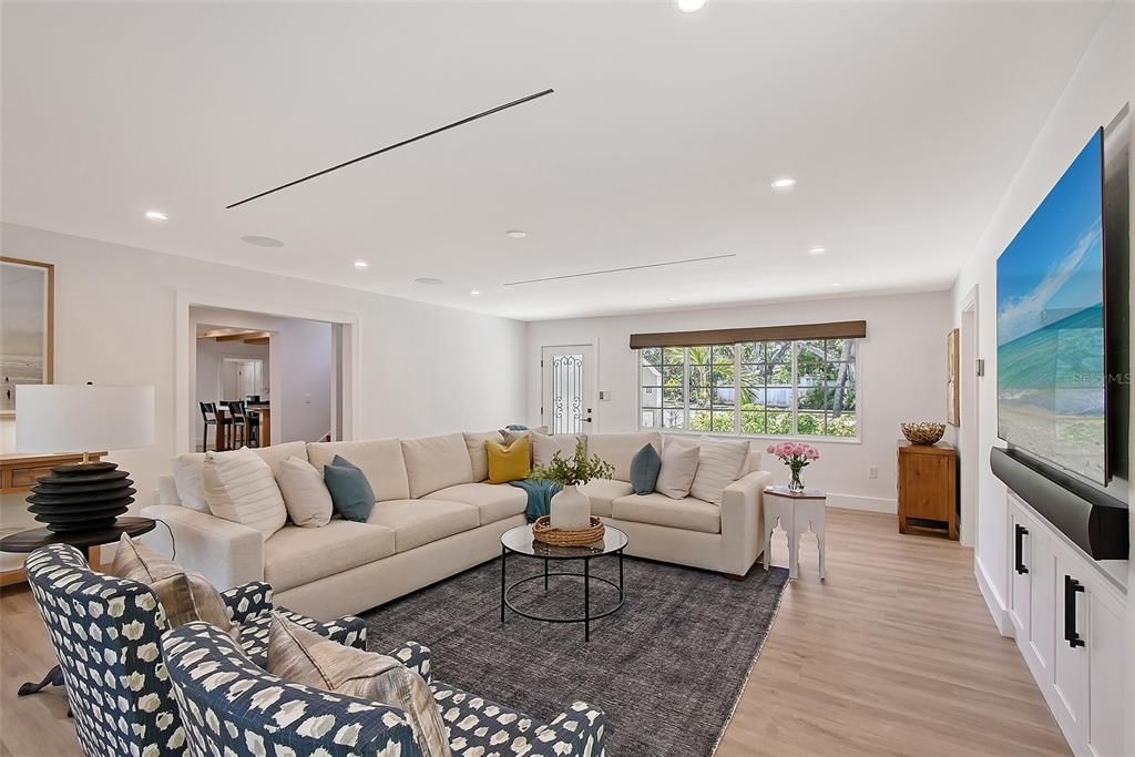 For Sale: $1,699,000 (3 beds, 2 baths, 2974 Square Feet)