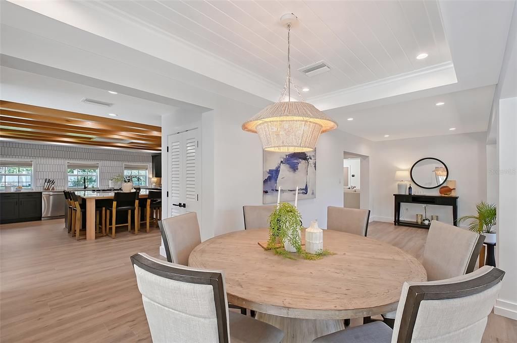 For Sale: $1,699,000 (3 beds, 2 baths, 2974 Square Feet)