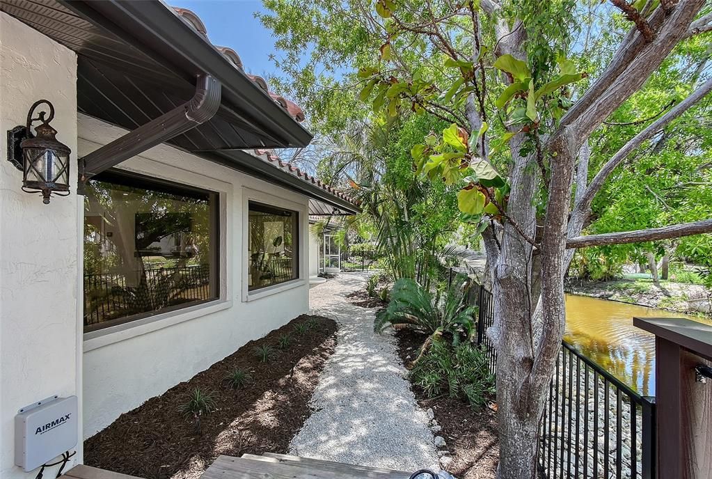 For Sale: $1,699,000 (3 beds, 2 baths, 2974 Square Feet)