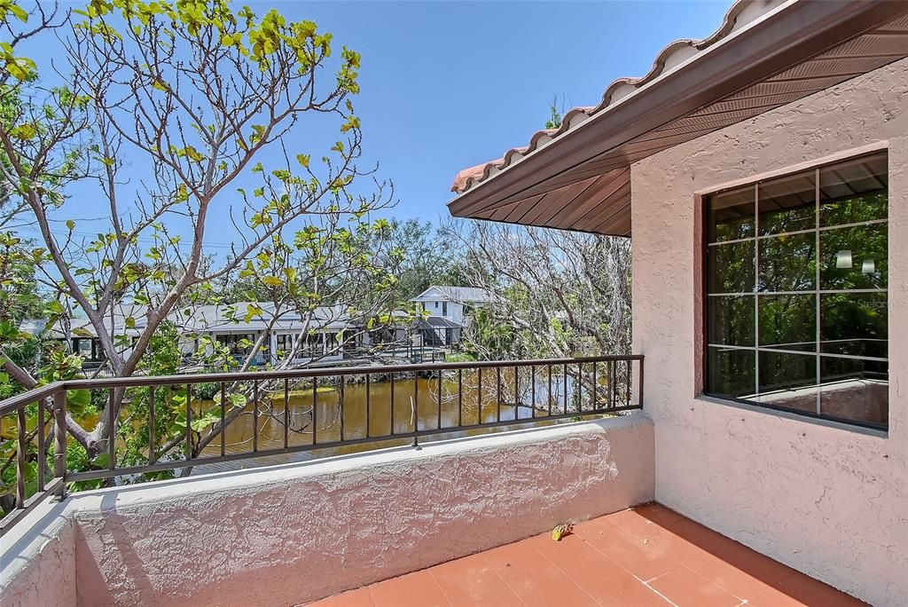 For Sale: $1,699,000 (3 beds, 2 baths, 2974 Square Feet)