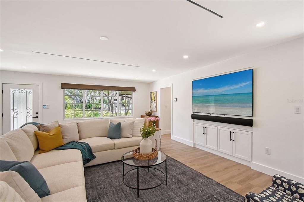 For Sale: $1,699,000 (3 beds, 2 baths, 2974 Square Feet)