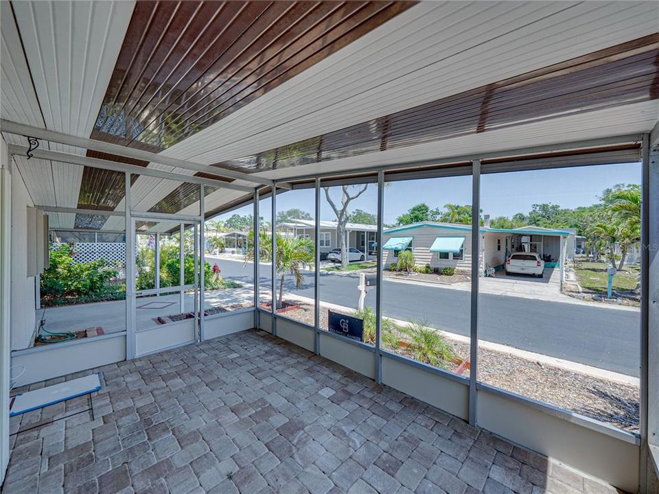 Под контрактом: $199,900 (2 спален, 2 ванн, 1080 Квадратных фут)