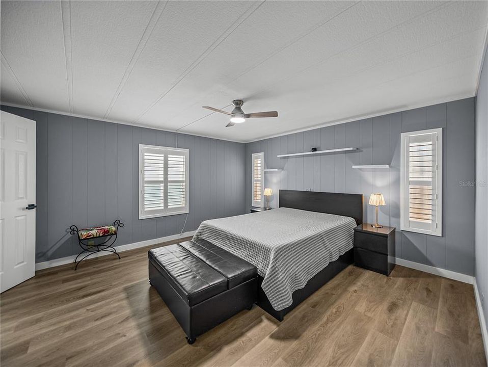 Под контрактом: $199,900 (2 спален, 2 ванн, 1080 Квадратных фут)