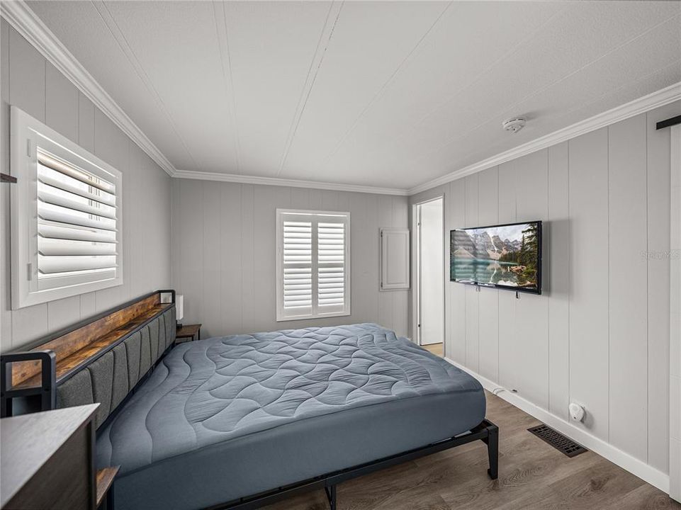 Под контрактом: $199,900 (2 спален, 2 ванн, 1080 Квадратных фут)