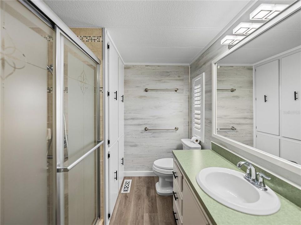 Под контрактом: $199,900 (2 спален, 2 ванн, 1080 Квадратных фут)