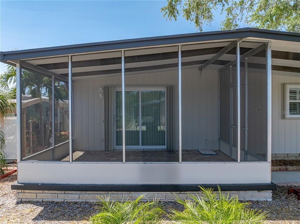 Под контрактом: $199,900 (2 спален, 2 ванн, 1080 Квадратных фут)