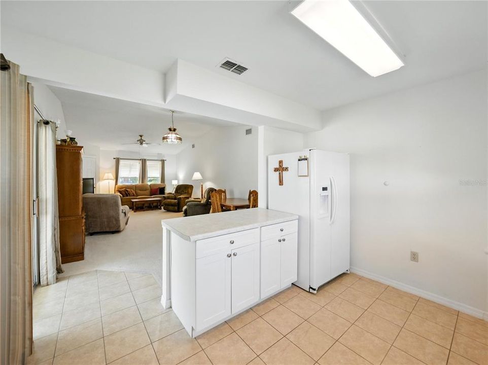 Active With Contract: $215,000 (2 beds, 2 baths, 1087 Square Feet)