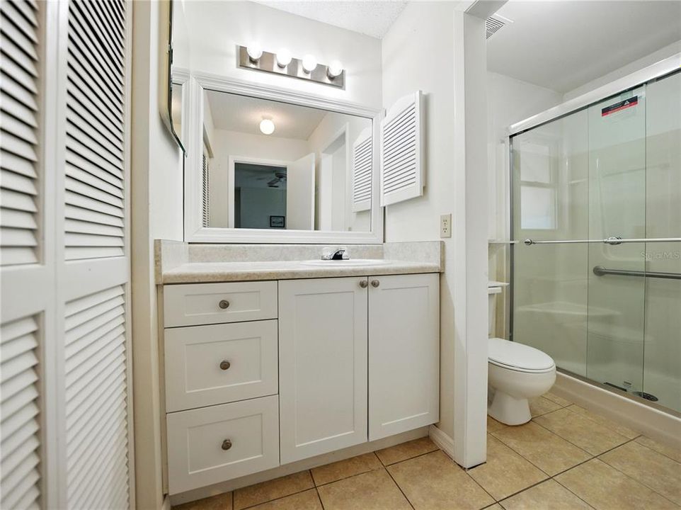 Active With Contract: $215,000 (2 beds, 2 baths, 1087 Square Feet)