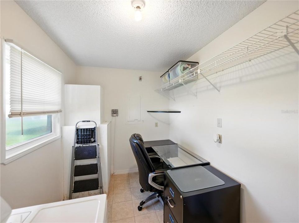 Active With Contract: $215,000 (2 beds, 2 baths, 1087 Square Feet)