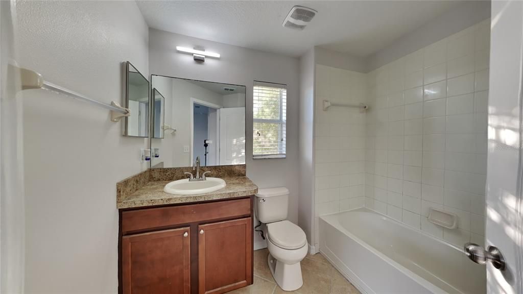 На продажу: $244,900 (2 спален, 2 ванн, 1548 Квадратных фут)