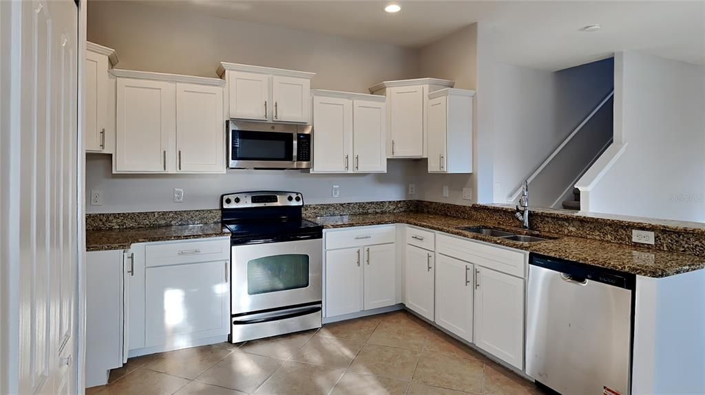 На продажу: $244,900 (2 спален, 2 ванн, 1548 Квадратных фут)