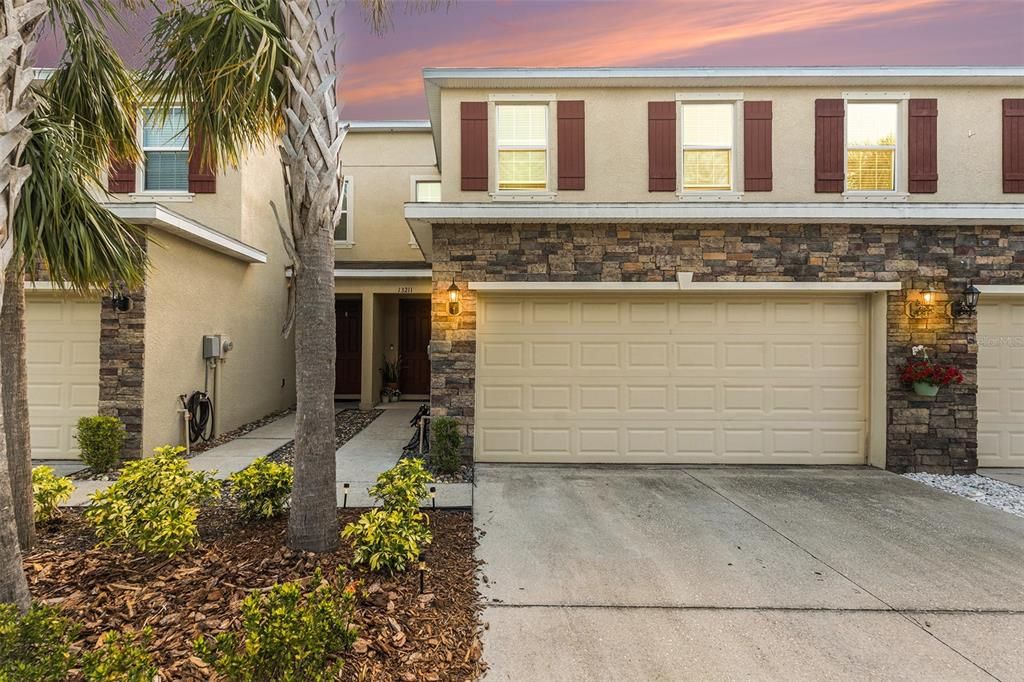 Недавно продано: $389,000 (3 спален, 2 ванн, 1976 Квадратных фут)