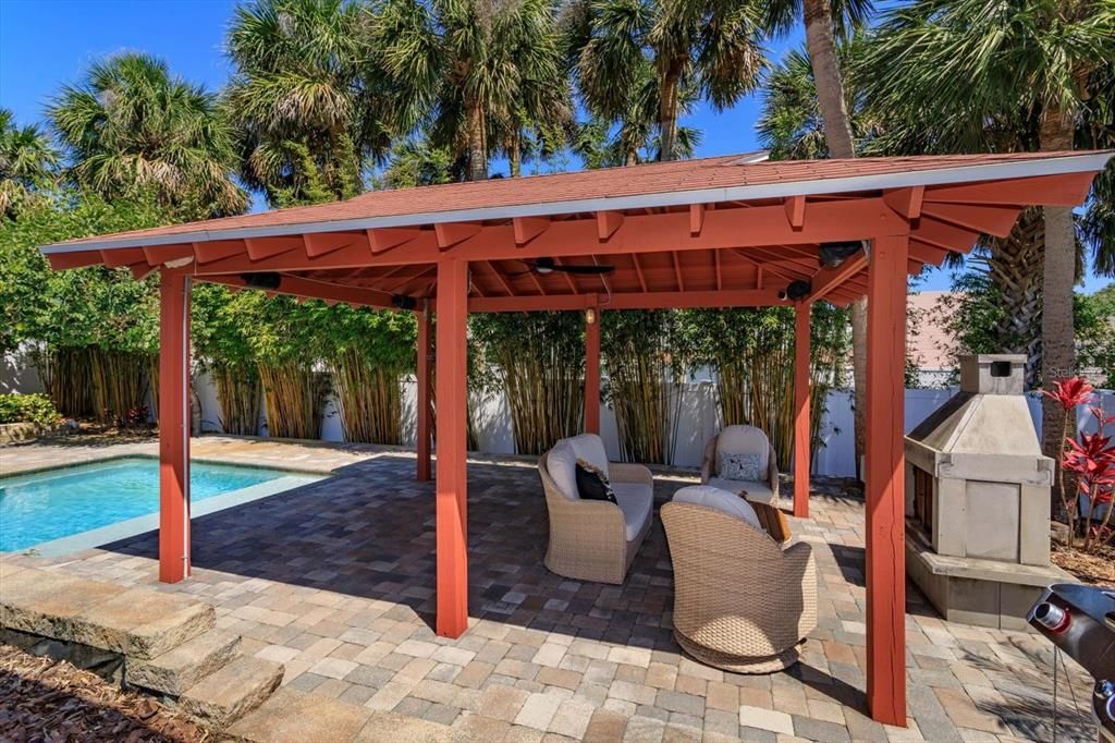 For Sale: $1,600,000 (3 beds, 2 baths, 2005 Square Feet)