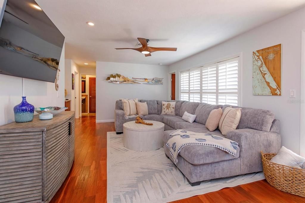 For Sale: $1,600,000 (3 beds, 2 baths, 2005 Square Feet)