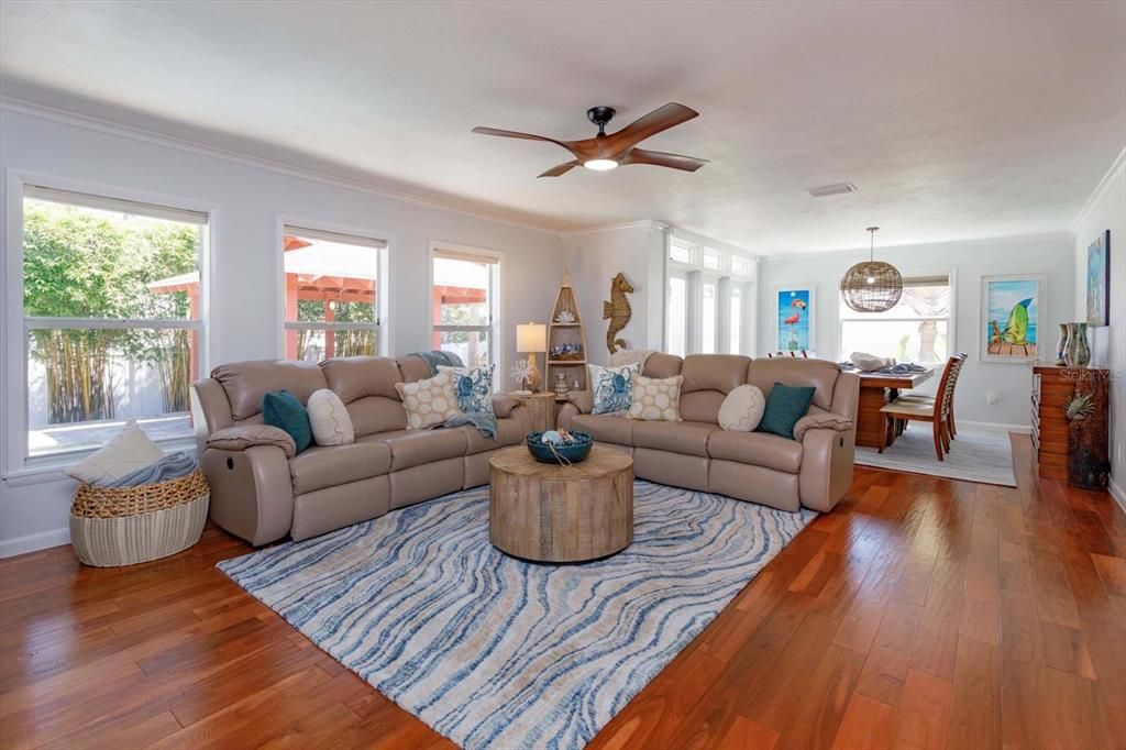 For Sale: $1,600,000 (3 beds, 2 baths, 2005 Square Feet)
