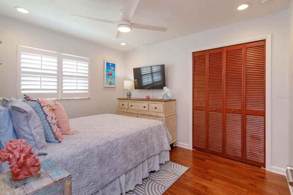 For Sale: $1,600,000 (3 beds, 2 baths, 2005 Square Feet)