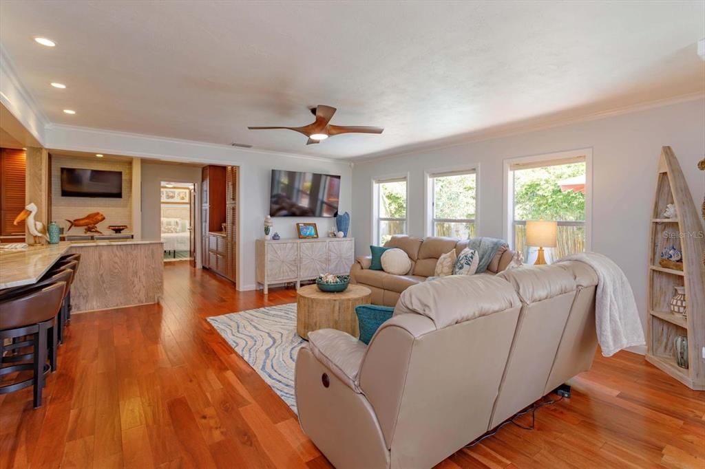 For Sale: $1,600,000 (3 beds, 2 baths, 2005 Square Feet)
