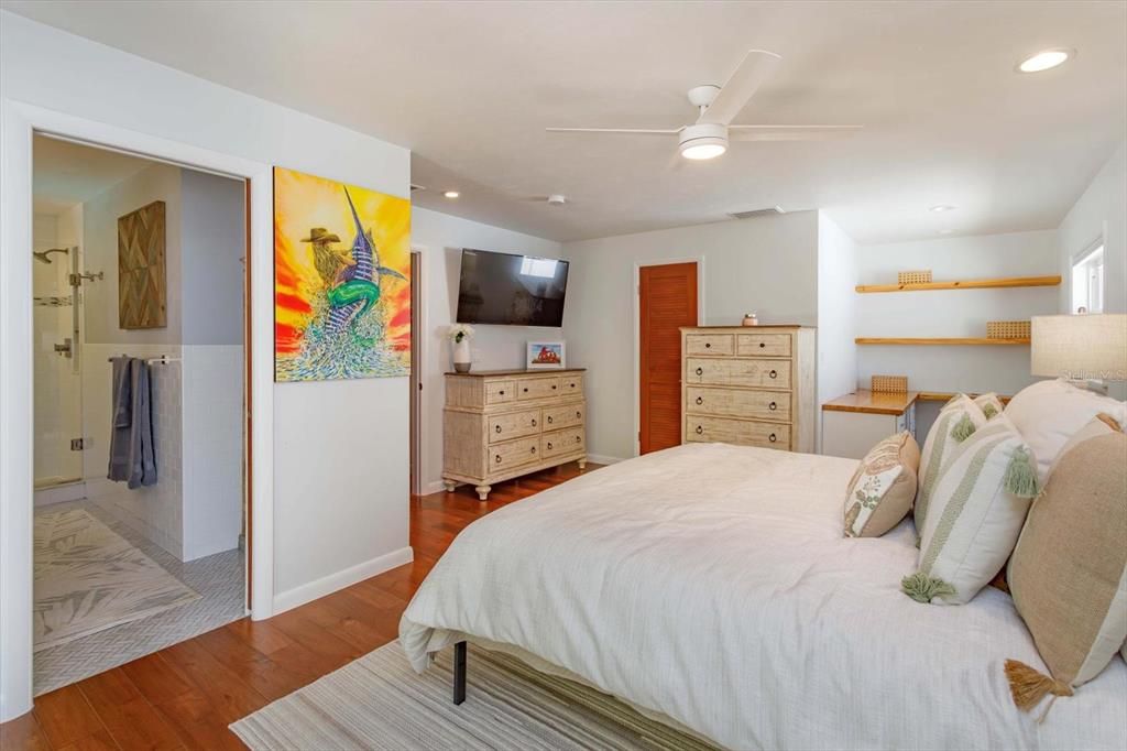 For Sale: $1,600,000 (3 beds, 2 baths, 2005 Square Feet)