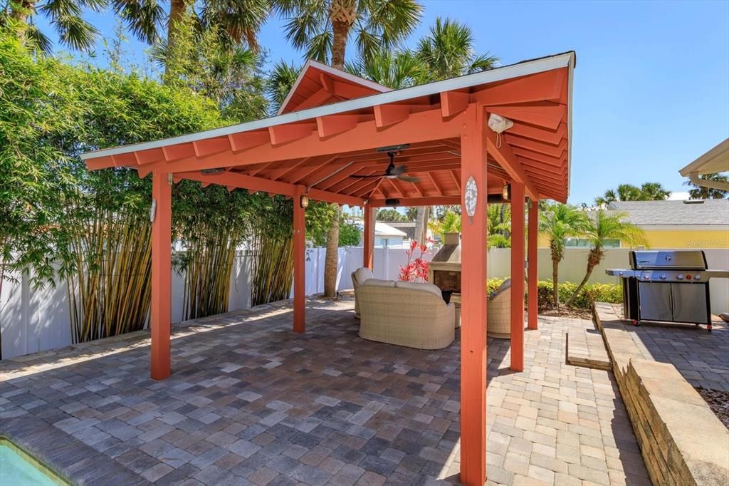 For Sale: $1,600,000 (3 beds, 2 baths, 2005 Square Feet)