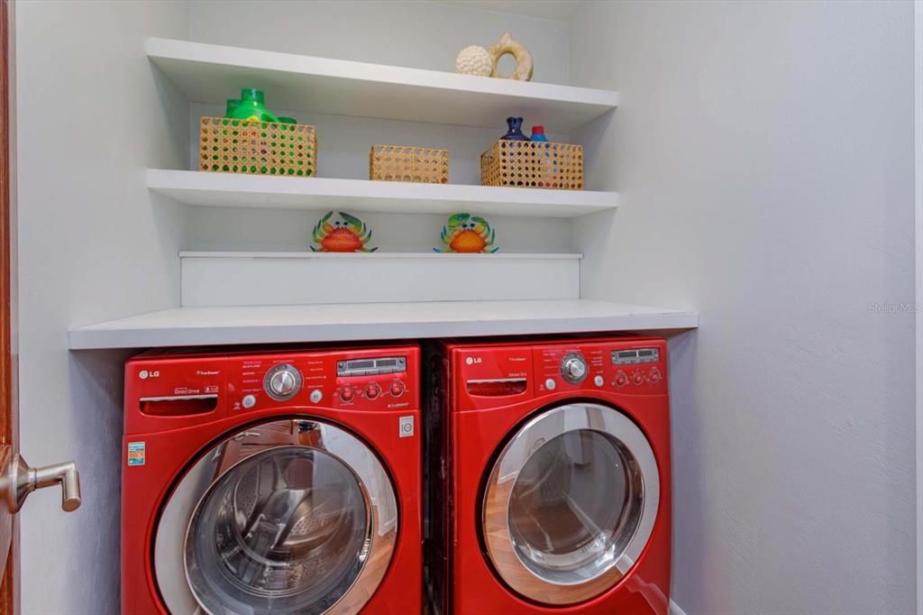 For Sale: $1,600,000 (3 beds, 2 baths, 2005 Square Feet)