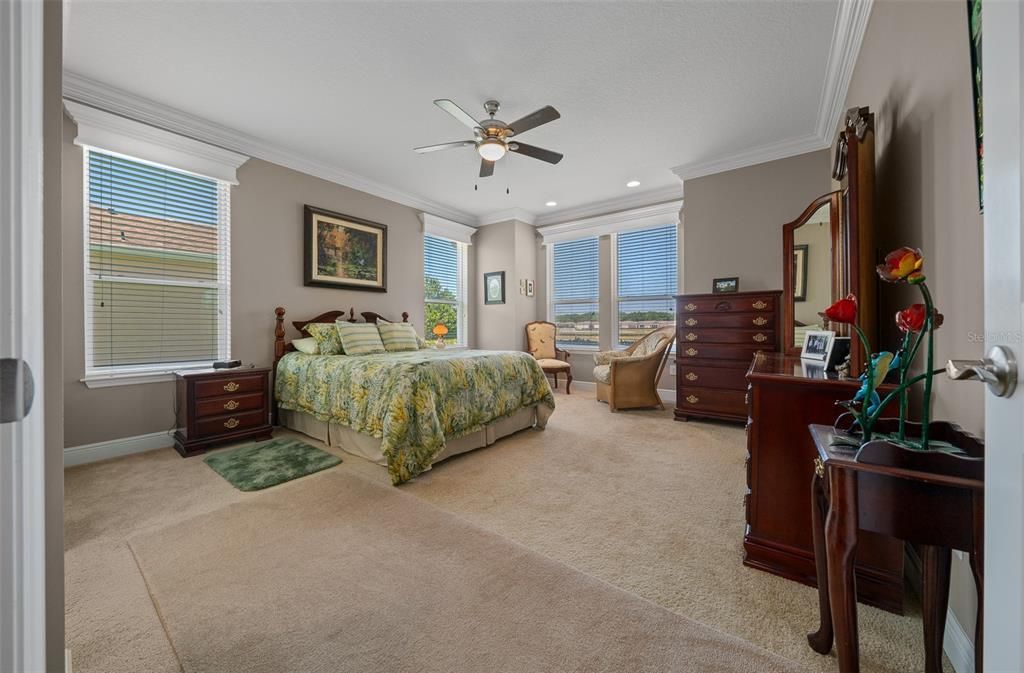 For Sale: $450,000 (2 beds, 2 baths, 2316 Square Feet)