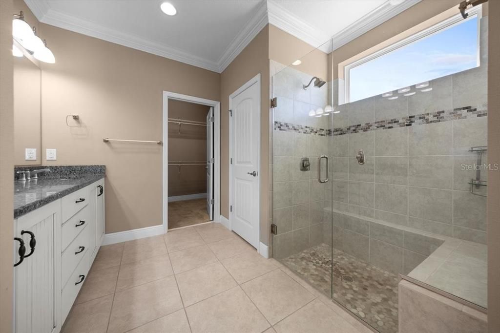 For Sale: $450,000 (2 beds, 2 baths, 2316 Square Feet)