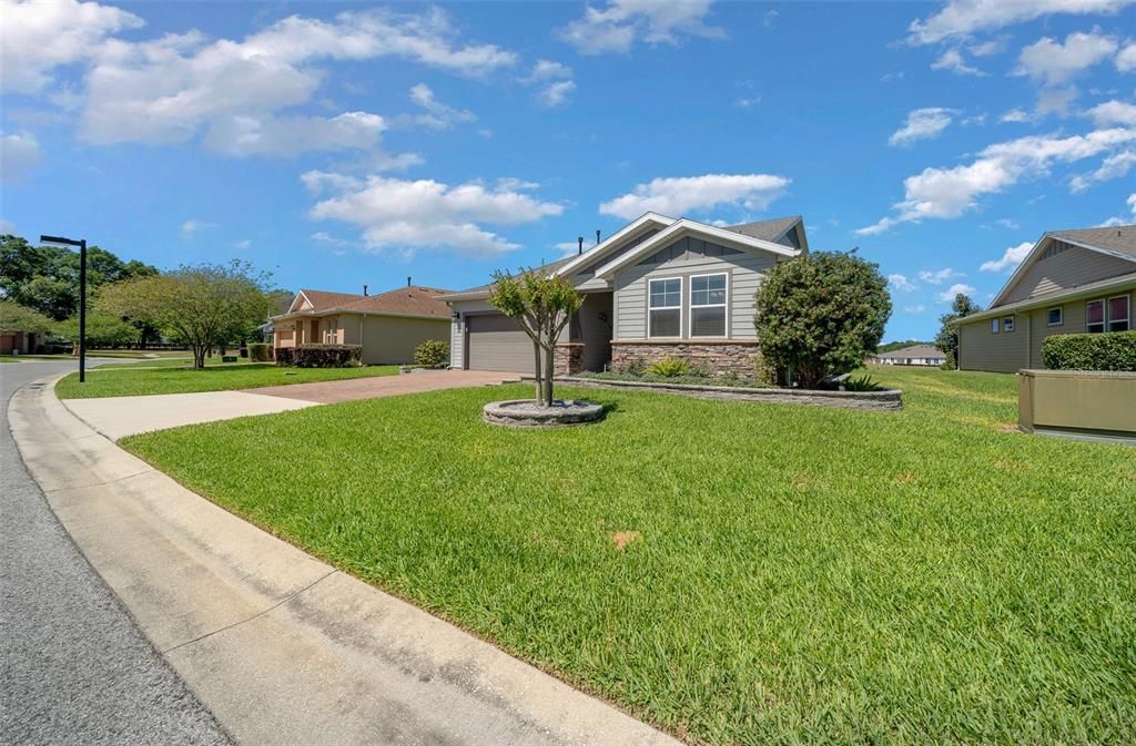 For Sale: $450,000 (2 beds, 2 baths, 2316 Square Feet)