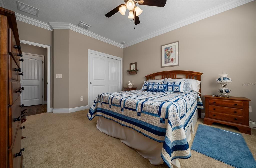 For Sale: $450,000 (2 beds, 2 baths, 2316 Square Feet)