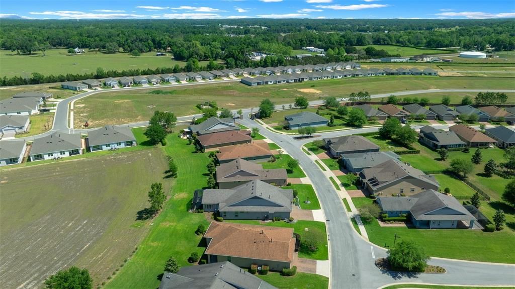 For Sale: $450,000 (2 beds, 2 baths, 2316 Square Feet)