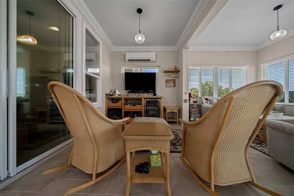 For Sale: $450,000 (2 beds, 2 baths, 2316 Square Feet)