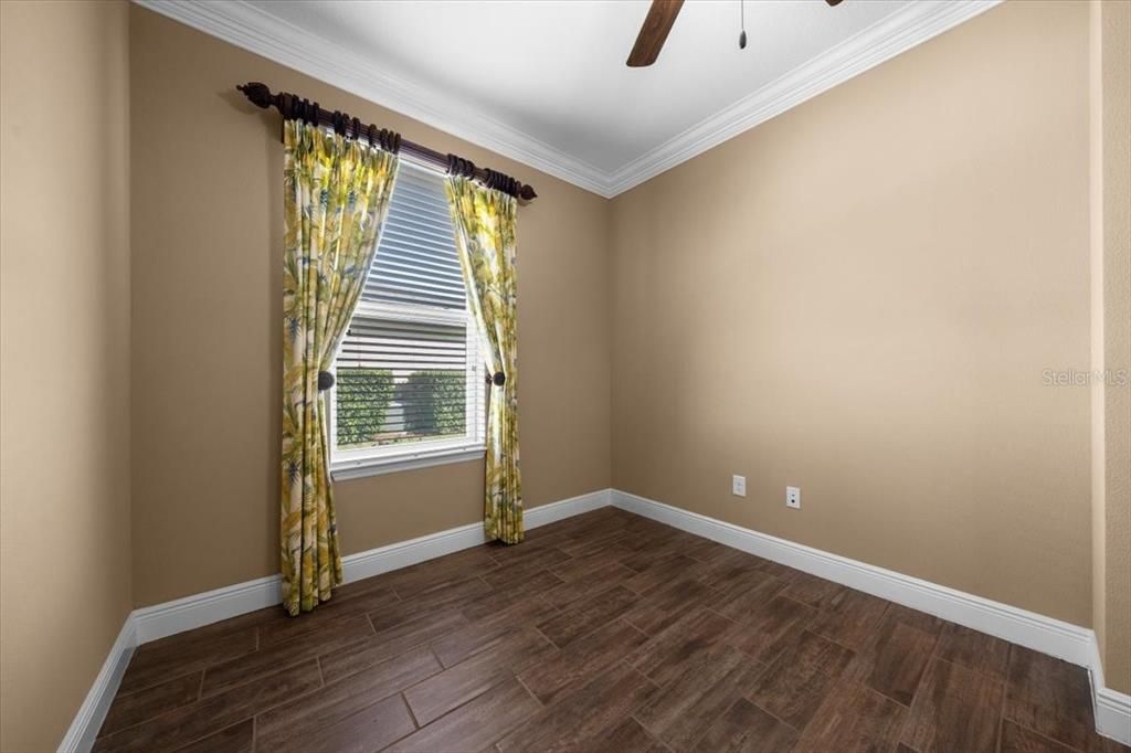 For Sale: $450,000 (2 beds, 2 baths, 2316 Square Feet)