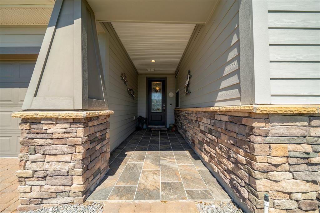 For Sale: $450,000 (2 beds, 2 baths, 2316 Square Feet)