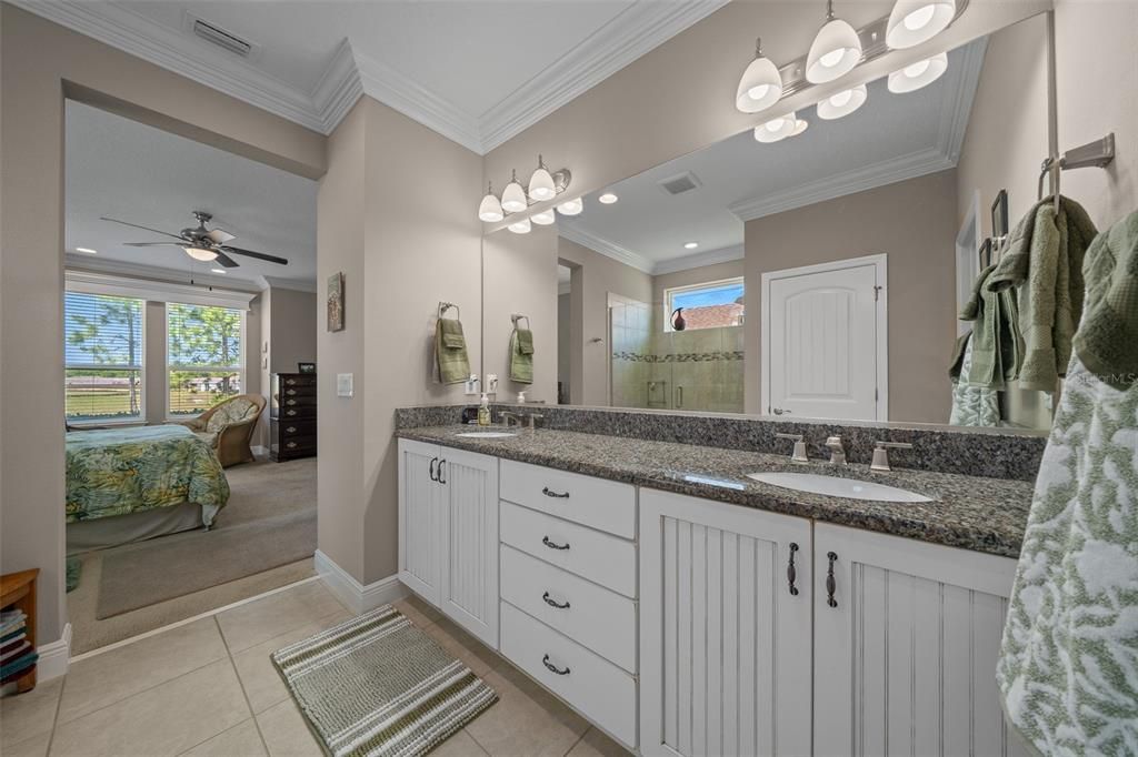 For Sale: $450,000 (2 beds, 2 baths, 2316 Square Feet)