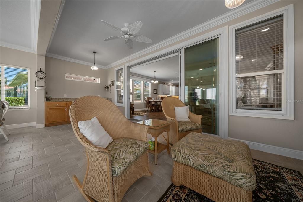 For Sale: $450,000 (2 beds, 2 baths, 2316 Square Feet)