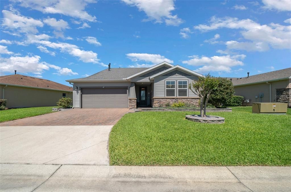 For Sale: $450,000 (2 beds, 2 baths, 2316 Square Feet)