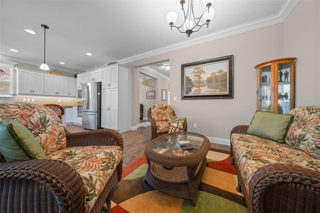 For Sale: $450,000 (2 beds, 2 baths, 2316 Square Feet)