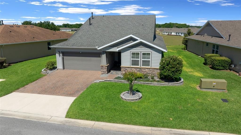 For Sale: $450,000 (2 beds, 2 baths, 2316 Square Feet)