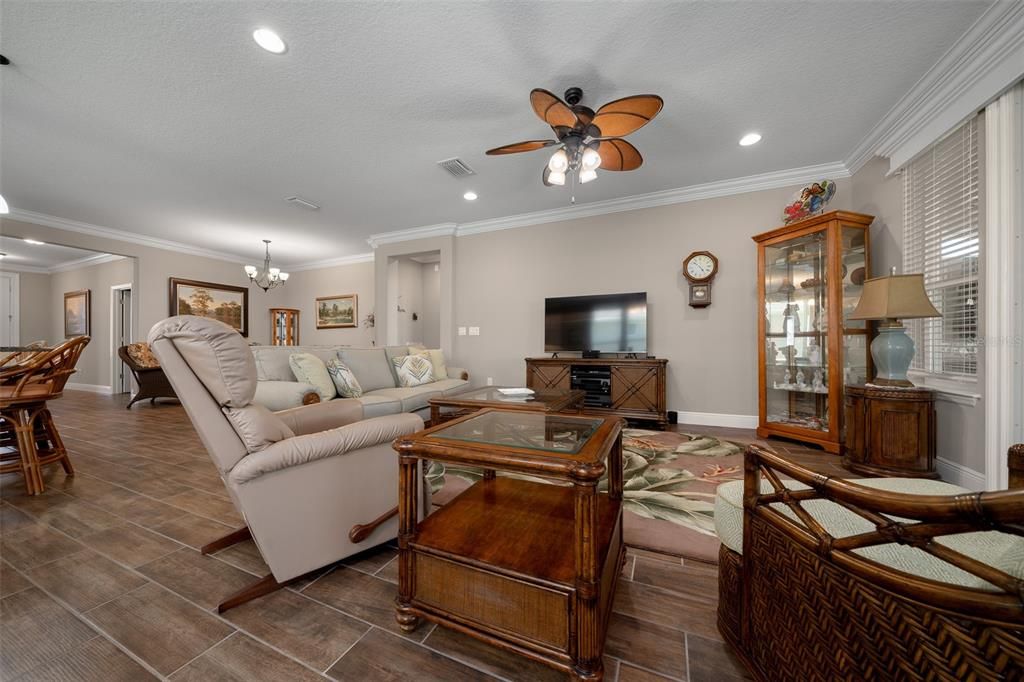 For Sale: $450,000 (2 beds, 2 baths, 2316 Square Feet)