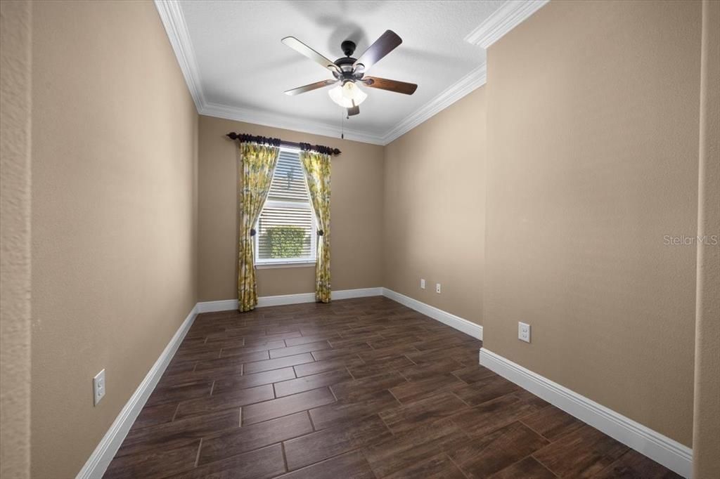 For Sale: $450,000 (2 beds, 2 baths, 2316 Square Feet)