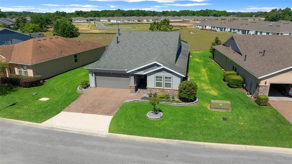 For Sale: $450,000 (2 beds, 2 baths, 2316 Square Feet)