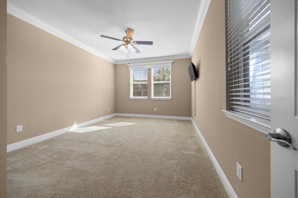 For Sale: $450,000 (2 beds, 2 baths, 2316 Square Feet)