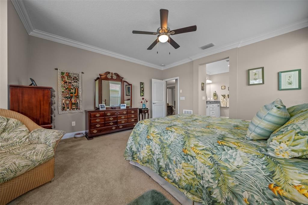 For Sale: $450,000 (2 beds, 2 baths, 2316 Square Feet)