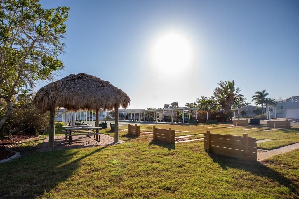 На продажу: $33,000 (0.10 acres)